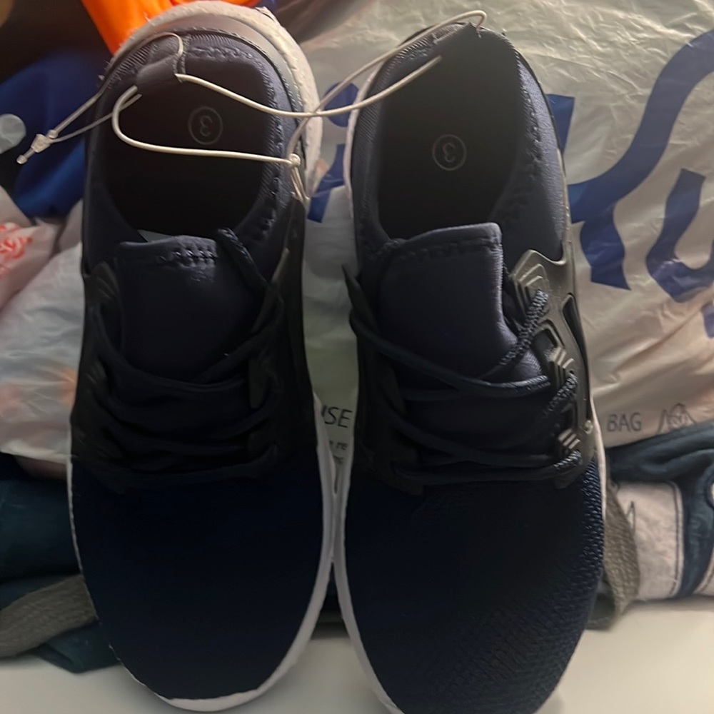 Soft mesh kid’s shoes